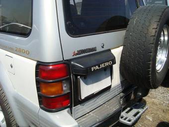 1996 Mitsubishi Pajero Pictures