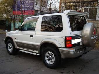 1996 Mitsubishi Pajero Pictures