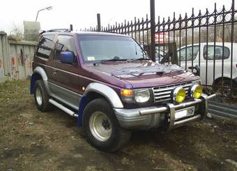 1996 Mitsubishi Pajero Photos