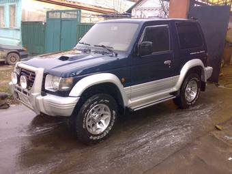 1996 Mitsubishi Pajero Photos