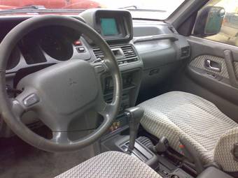1996 Mitsubishi Pajero Pictures