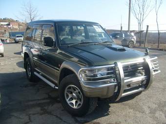 1996 Mitsubishi Pajero Photos