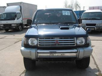 1996 Mitsubishi Pajero Photos
