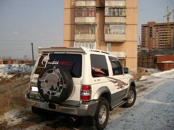 1996 Mitsubishi Pajero Photos