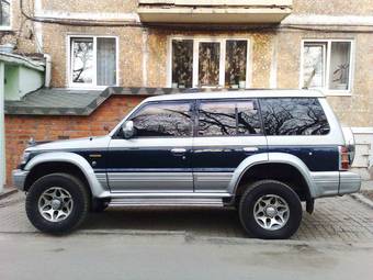 1996 Mitsubishi Pajero Photos