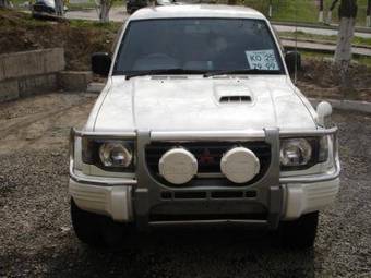 1996 Mitsubishi Pajero Pictures