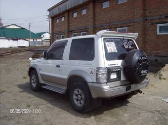 1996 Mitsubishi Pajero Pictures