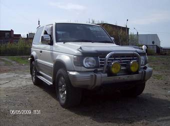 1996 Mitsubishi Pajero Pictures