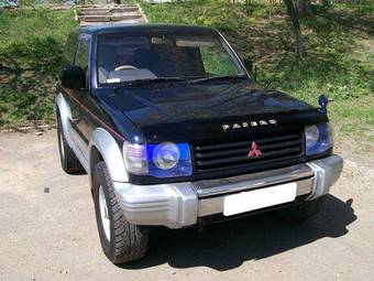 1996 Mitsubishi Pajero Photos