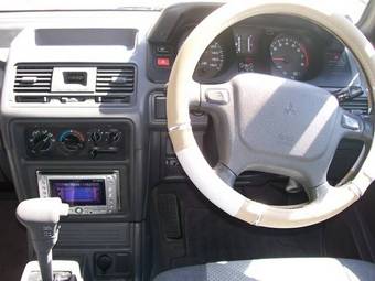 1996 Mitsubishi Pajero Photos