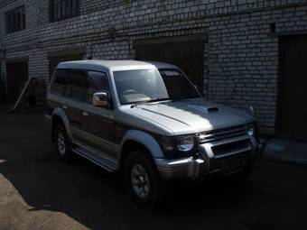 1996 Mitsubishi Pajero Photos