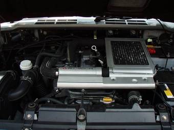 1996 Mitsubishi Pajero Pictures