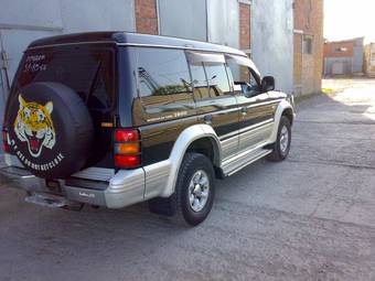 1996 Mitsubishi Pajero Photos