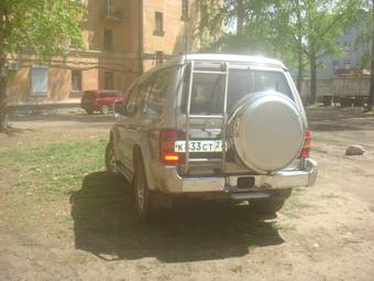 1996 Mitsubishi Pajero Pictures