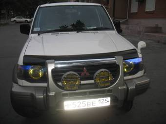 1996 Mitsubishi Pajero Photos