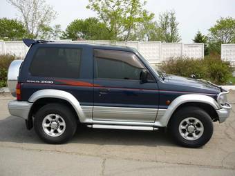 1996 Mitsubishi Pajero Pictures