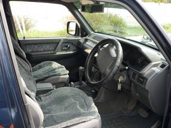 1996 Mitsubishi Pajero Photos