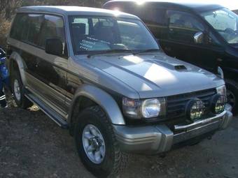 1996 Mitsubishi Pajero Photos