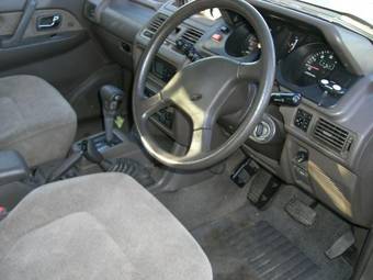 1996 Mitsubishi Pajero Photos