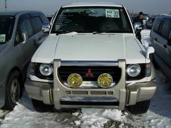 1996 Mitsubishi Pajero Photos