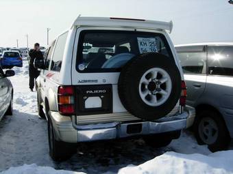 1996 Mitsubishi Pajero Photos