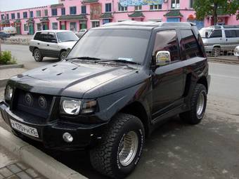 1996 Mitsubishi Pajero Pictures