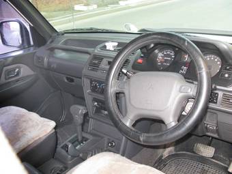 1996 Mitsubishi Pajero Photos