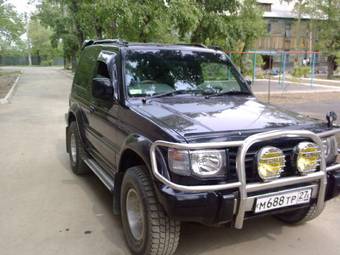 1996 Mitsubishi Pajero Photos