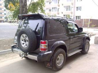 1996 Mitsubishi Pajero Pictures