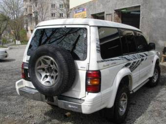 1996 Mitsubishi Pajero Photos