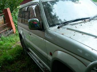 1996 Mitsubishi Pajero Pictures