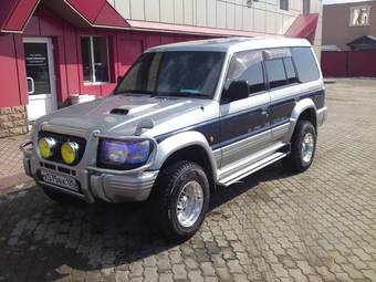 1996 Mitsubishi Pajero Photos