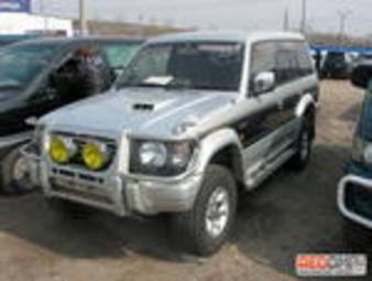 1996 Mitsubishi Pajero Photos