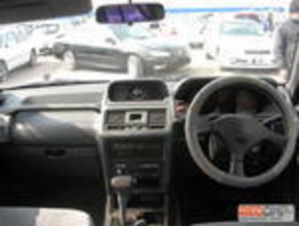 1996 Mitsubishi Pajero Photos