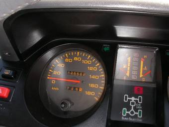 1996 Mitsubishi Pajero Images