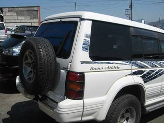 1996 Mitsubishi Pajero Photos