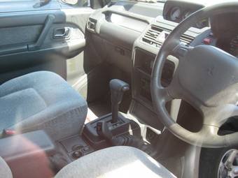 1996 Mitsubishi Pajero Photos