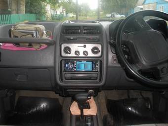 1996 Mitsubishi Pajero Images