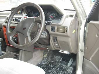 1996 Mitsubishi Pajero Photos