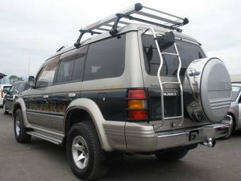 1996 Mitsubishi Pajero Pictures