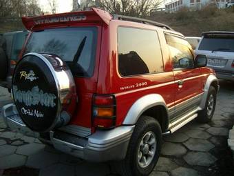 1996 Mitsubishi Pajero Pictures