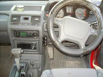 1996 Mitsubishi Pajero Photos