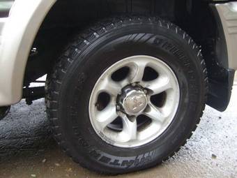 1996 Mitsubishi Pajero Pictures