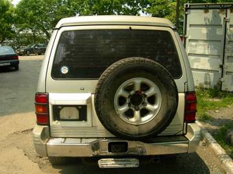 1996 Mitsubishi Pajero Photos