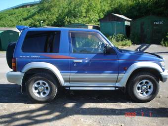 1996 Mitsubishi Pajero Photos