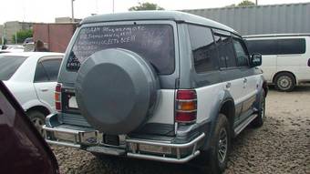 1996 Mitsubishi Pajero Pictures