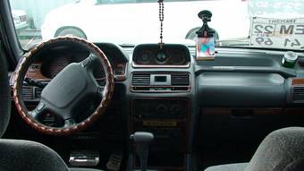 1996 Mitsubishi Pajero Photos