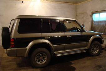 1996 Mitsubishi Pajero Photos