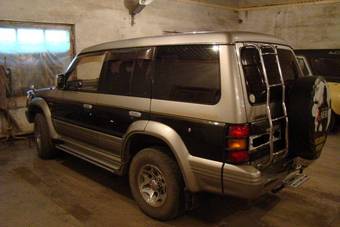 1996 Mitsubishi Pajero Photos