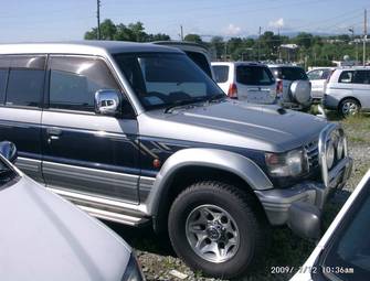 1996 Mitsubishi Pajero Pictures